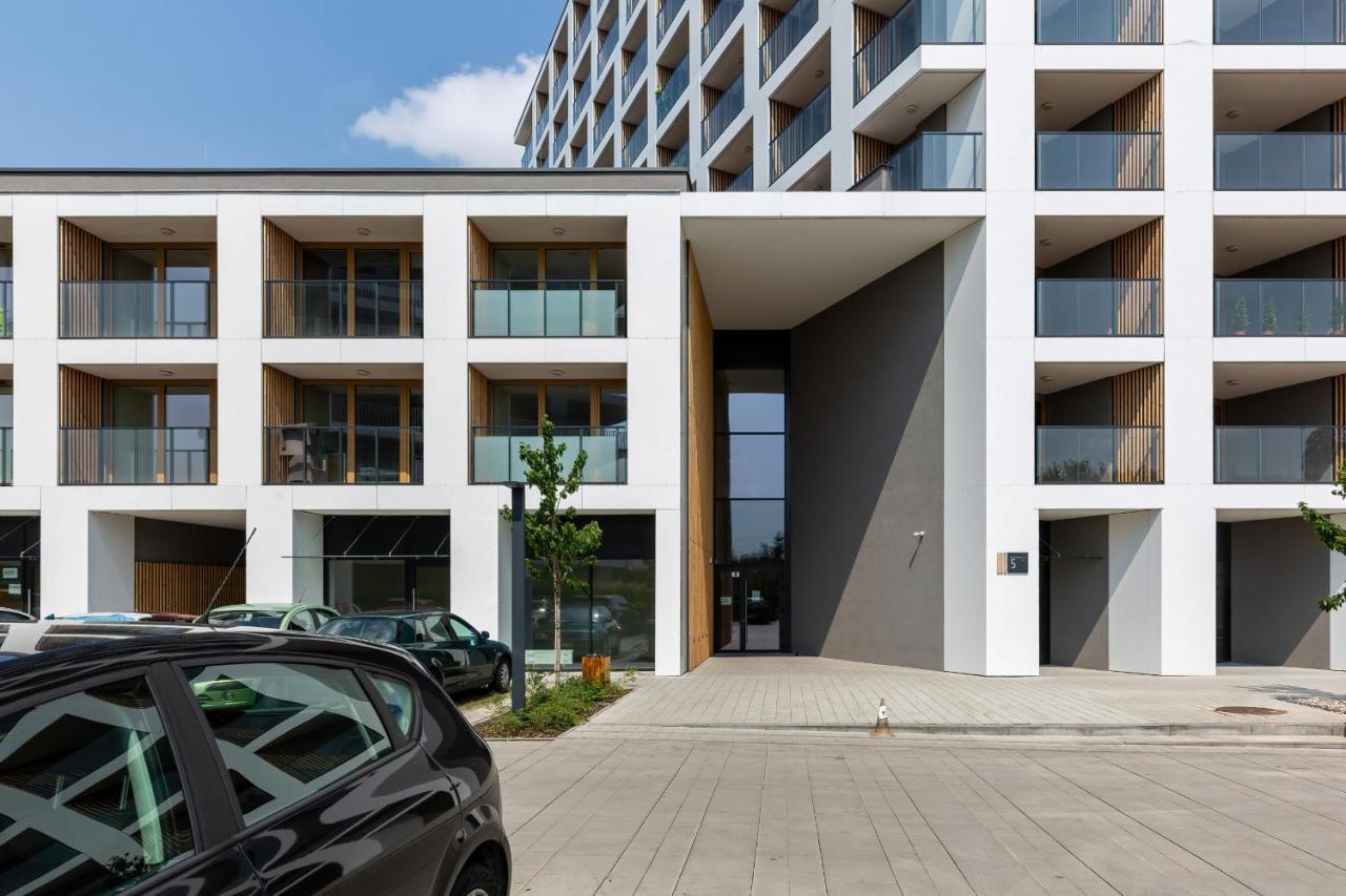 Studio With Balcony Warsaw Kokoryczki By Noclegi Renters Exterior photo